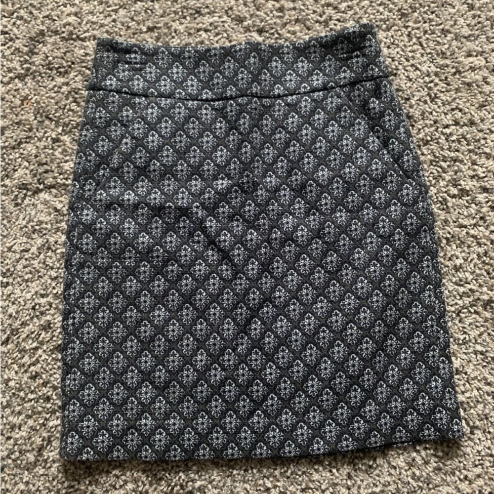 Ann Taylor Black and Gray Patterned Pencil Skirt